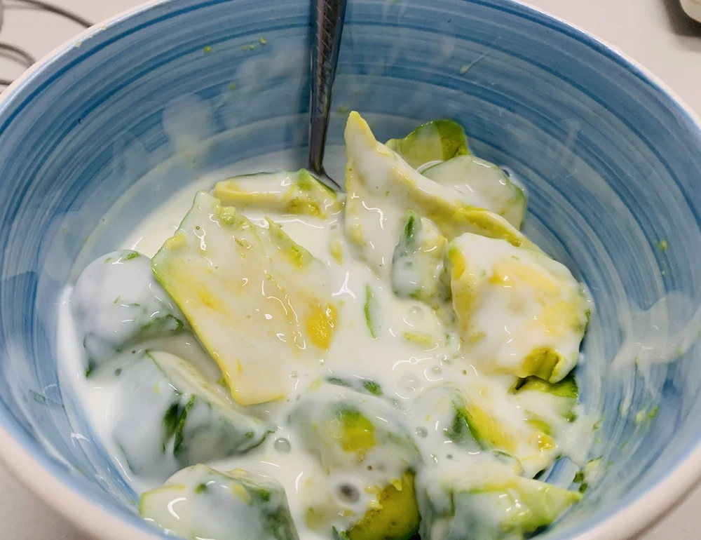 Đây là những siêu thực phẩm nên thêm vào sinh tố buổi sáng.jpg