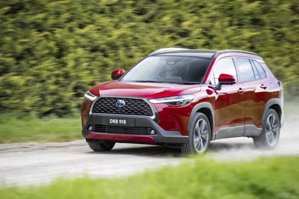 Toyota loại bỏ tùy chọn chỉ dùng xăng cho RAV4, Camry và các mẫu xe phổ biến khác.jpg