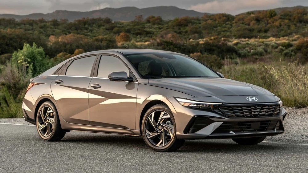 Top mẫu xe không hybrid tiết kiệm nhiên liệu tốt nhất năm 2024.jpg