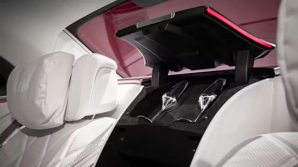 Đây là tính năng mới trên ô tô đắt nhất năm 2024.jpg