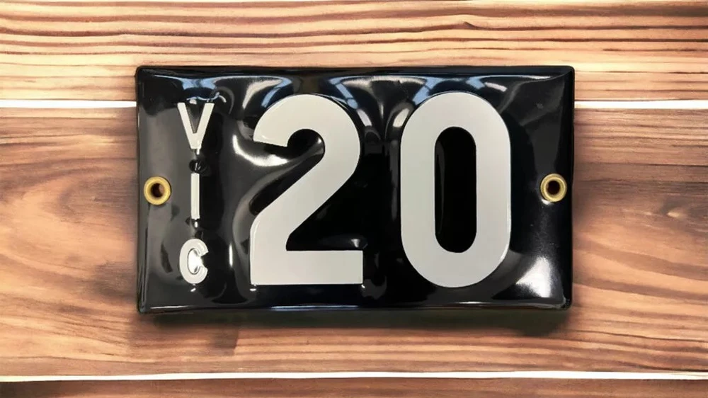 Biển số xe Úc “20” được bán với giá gần 1,7 triệu USD.jpg
