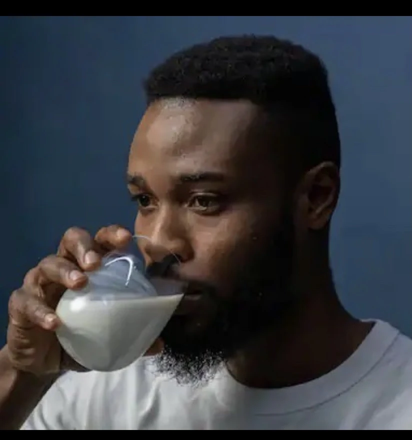 Điều gì xảy ra khi bạn uống sữa trước khi đi ngủ mỗi đêm?.jpg