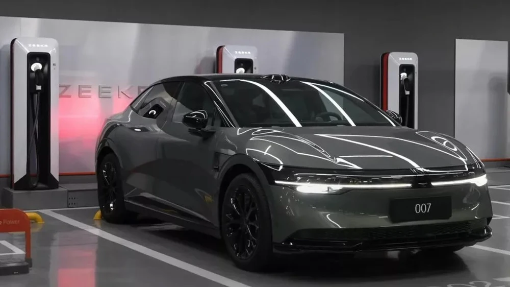 Xe điện Zeekr 007 có thể sạc 80% chỉ trong mười phút.jpg