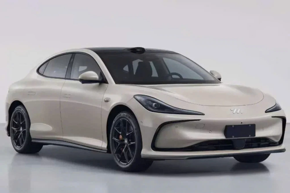 Khám phá nguyên mẫu xe điện của IM Motors có thể trượt ngang vào chỗ đỗ xe.jpg