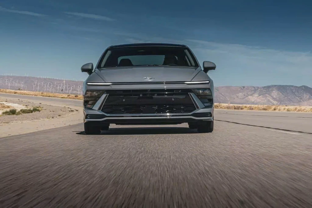 Hyundai Sonata 2025 có thêm phiên bản SE và rẻ hơn năm ngoái 21 triệu đồng.jpg