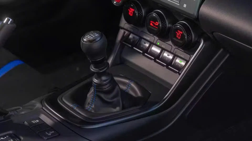 Tại sao hộp số sàn là tính năng an toàn tối ưu.jpg