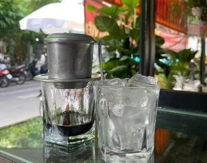 5 lý do bạn nên hạn chế uống cà phê nếu đang gặp các vấn đề sức khỏe này.jpg