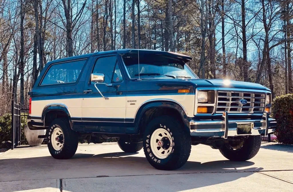 11 mẫu xe cổ điển hấp dẫn giới mê xe năm 2025.jpg