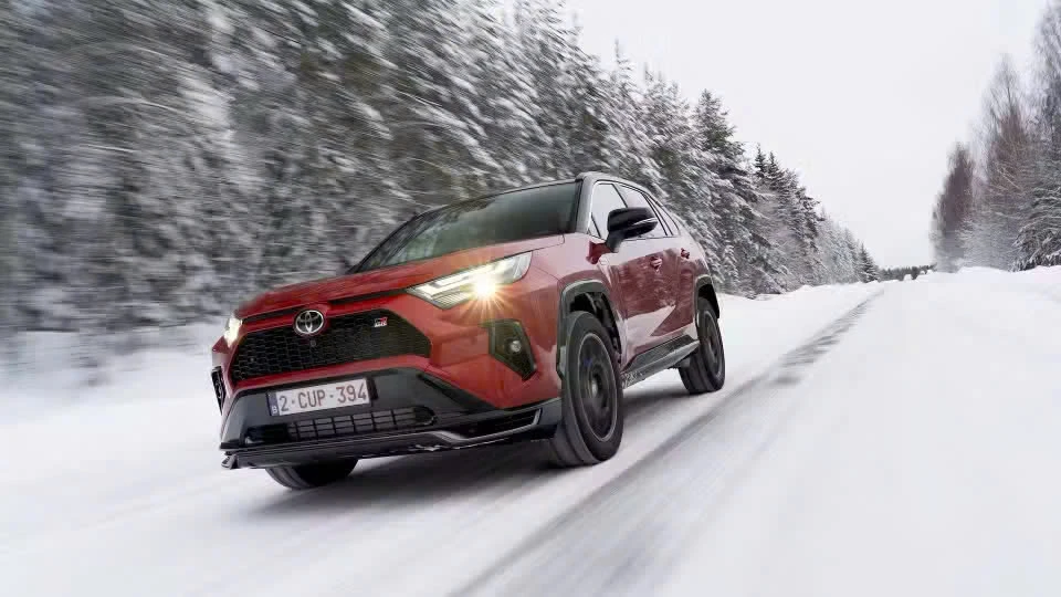 Cách lái xe an toàn vào mùa đông.jpg