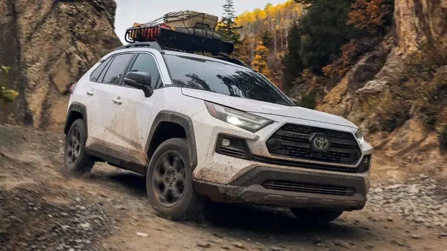 Vụ nổ kinh hoàng khiến hãng ngừng trệ sản xuất xe Toyota RAV4.jpg