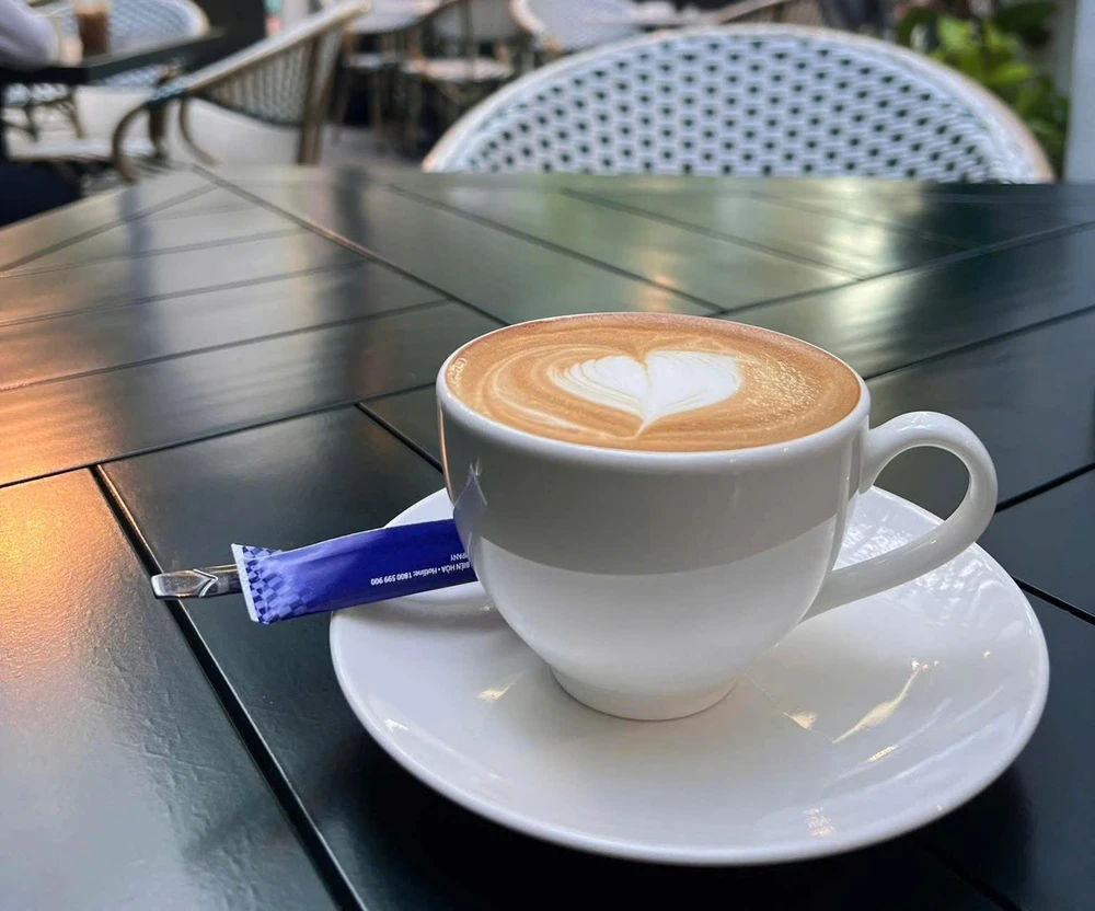 Uống trà, cà phê giảm cơn đau đầu: Hiệu quả tức thời, hậu quả lâu dài?.jpg