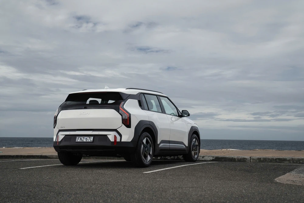 Kia EV3 2025 có mặt tại các đại lý với phạm vi hoạt động lên tới 600 km.jpg