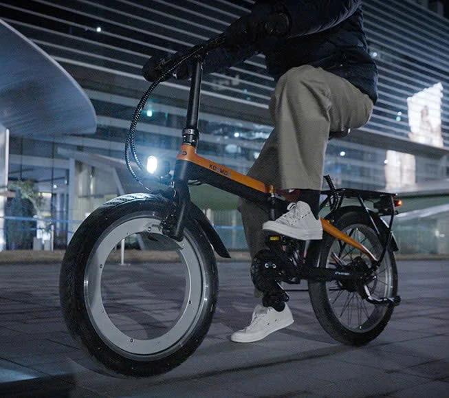 Kosmos ra mắt xe đạp điện gấp không trục đầu tiên thế giới, giá từ 88 triệu đồng.jpg