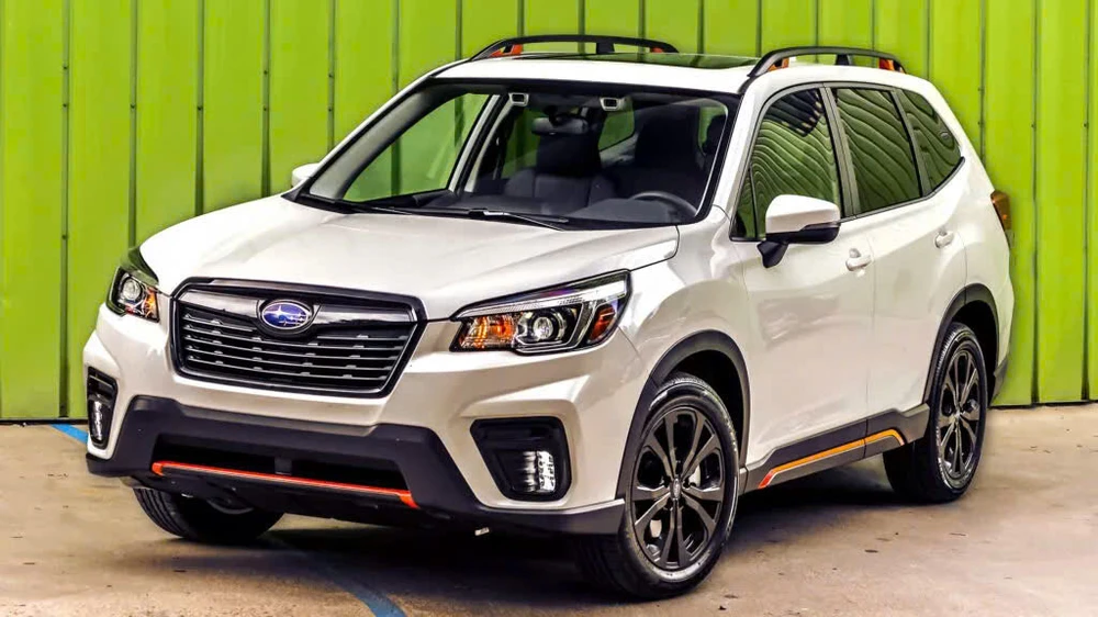 Thị trường ô tô cũ 'sốt giá', nguồn cung khan hiếm nhưng sức mua vẫn bùng nổ.jpg