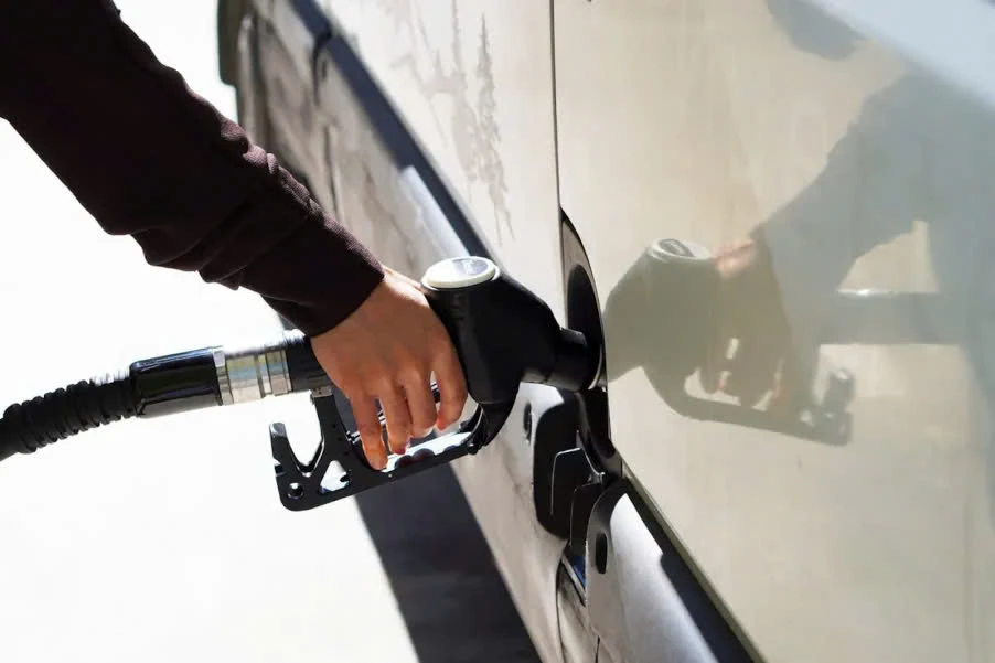 Cảnh báo nước trong bình xăng 'giết' xe của bạn như thế nào?.jpg