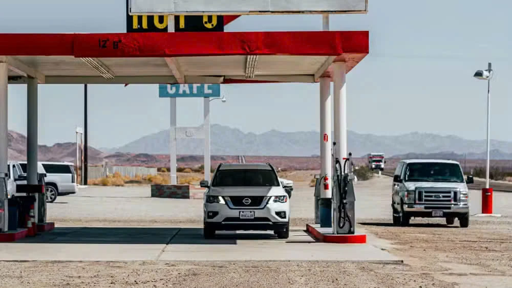 Đổ xăng quá đầy bình: Những hậu quả nguy hiểm ít ai ngờ tới.jpg