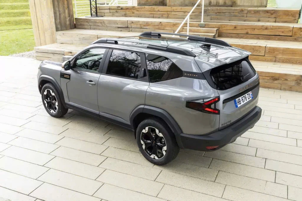 Hãng xe Dacia ‘ngược dòng’: Tăng giá 48% vẫn ;đắt khách’ tại Đức.jpg