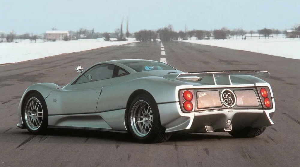 Top 10 xe có thiết kế ống xả ấn tượng nhất lịch dử gần đây.jpg