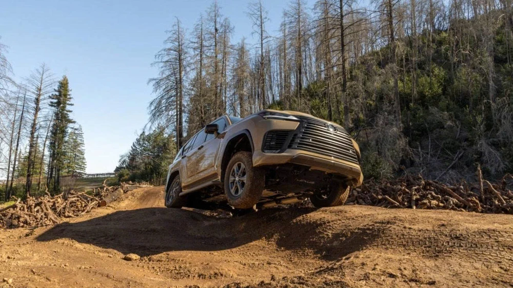 Top xe SUV hạng sang mạnh mẽ vượt địa hình đỉnh cao.jpg