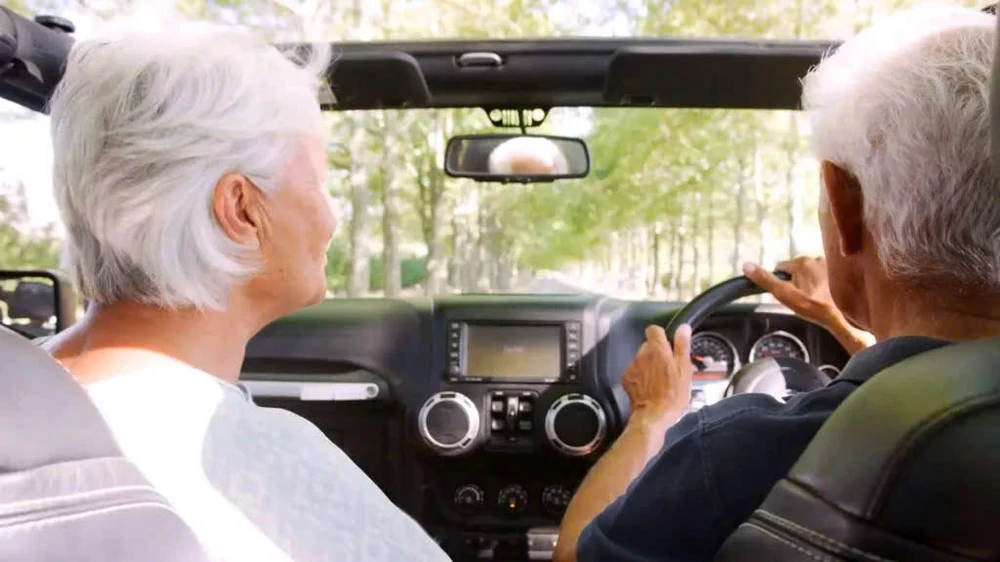 Tài xế trên 70 tuổi ở Anh có thể phải rời đường nếu không vượt quá bài kiểm tra mắt.jpg
