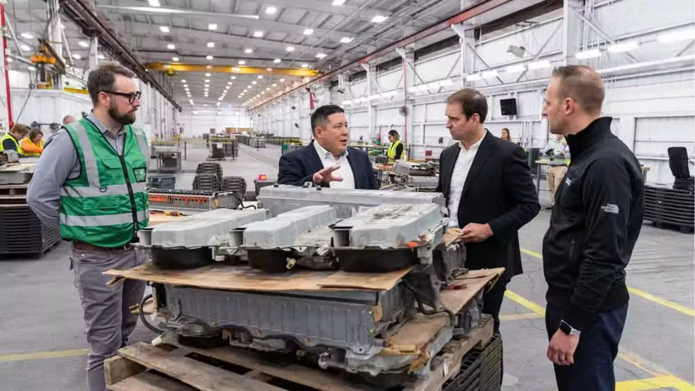 Toyota và Mazda giải cứu pin xe điện, mở ra kỷ nguyên mới.jpg