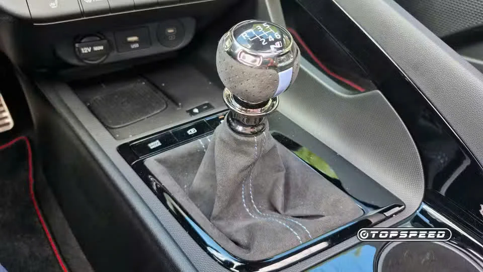 5 lý do lái xe số sàn giúp bạn trở thành người lái xe tốt hơn.jpg