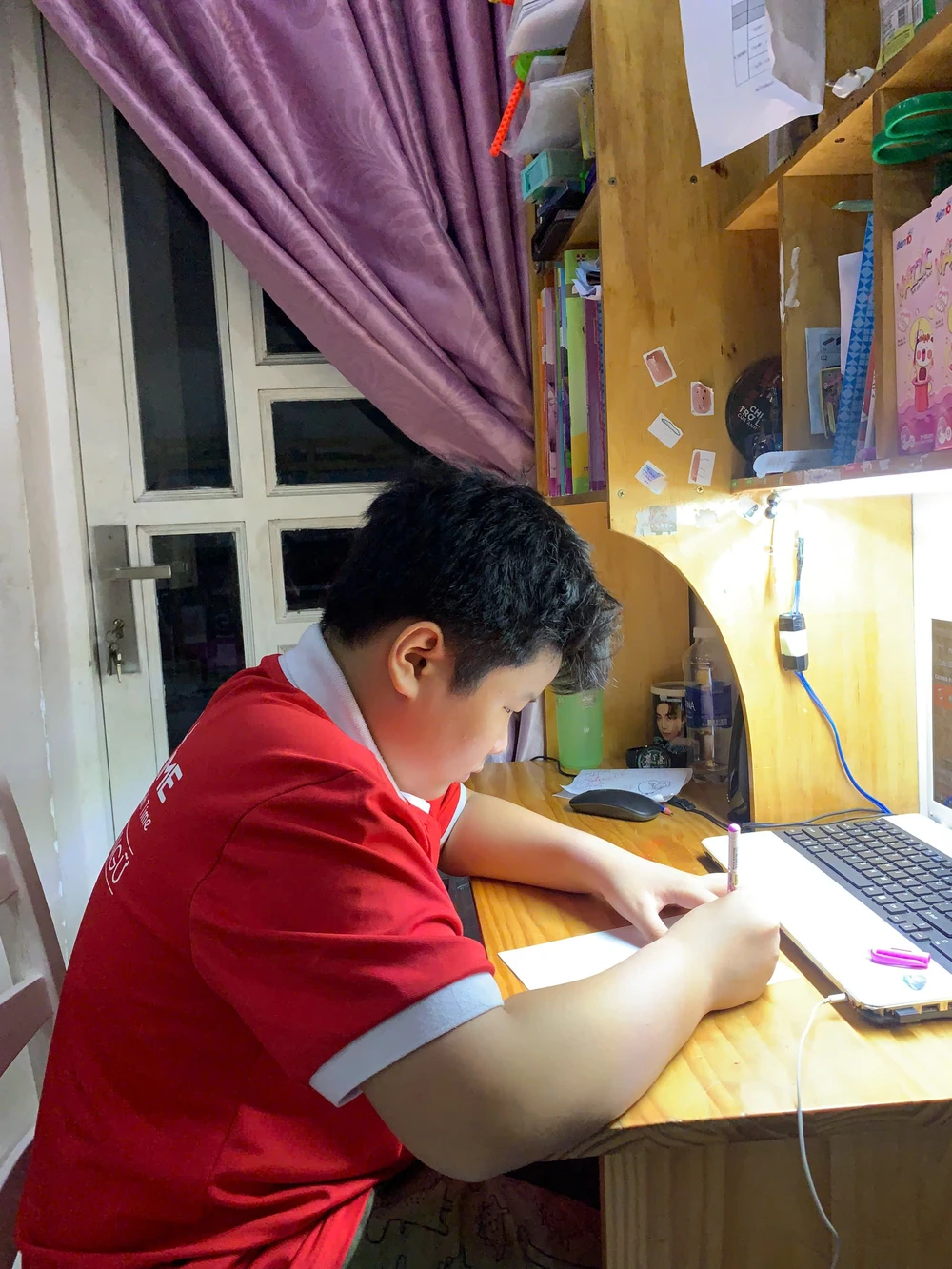 Ngồi quá lâu trong ngày có thể gây hại nghiêm trọng đến sức khỏe và rút ngắn tuổi thọ của bạn..jpg