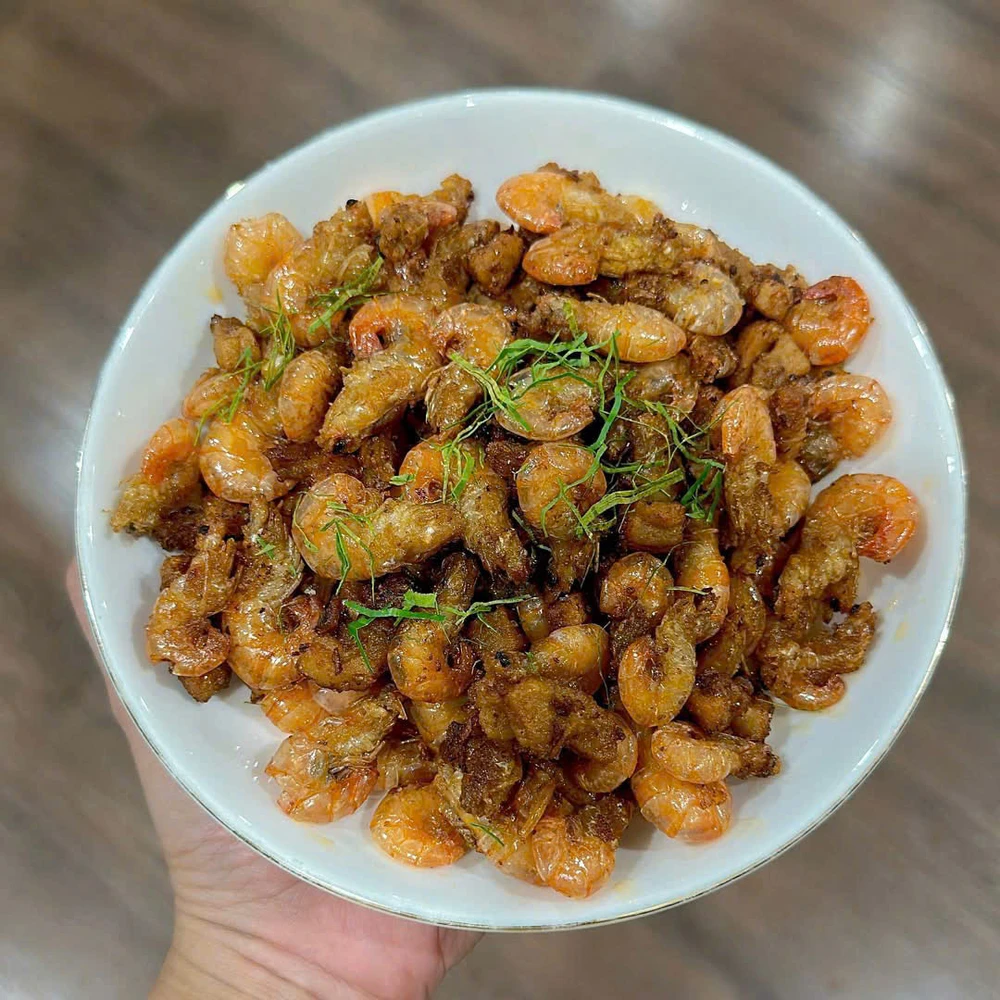 Ăn tôm thường xuyên có làm tăng cholesterol máu?.jpg