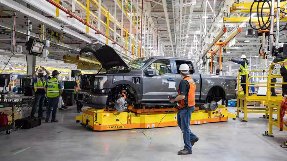 Ford tạm dừng sản xuất xe bán tải điện f-150 lightning sau sự cố cháy nhà máy cung ứng nhôm.jpg