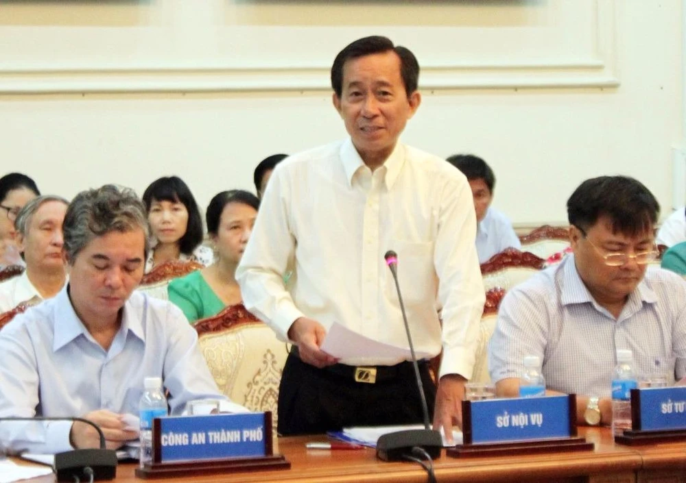 Giám đốc Sở Nội vụ Trương Văn Lắm: "TP đã chỉ đạo các cơ quan, cán bộ nghiêm túc thực hiện thư xin lỗi đối với người dân". Ảnh: CHÂN LUẬN