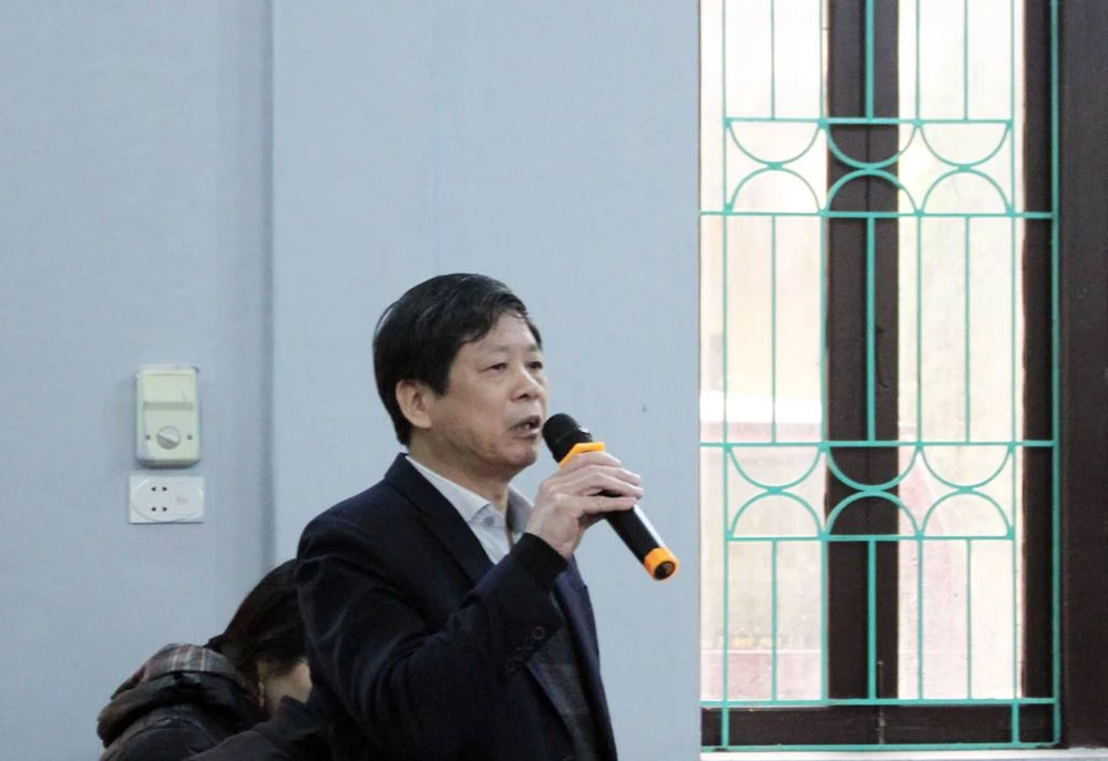 Kiểm sát viên bỏ ra ngoài,