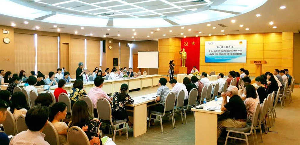 Bộ trưởng Phùng Xuân Nhạ cảm ơn nhà báo, chuyên gia ảnh 2