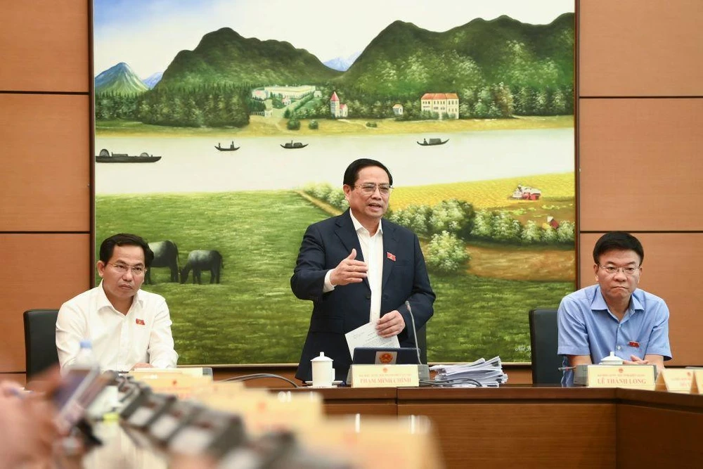 Thủ tướng Phạm Minh Chính tại phiên thảo luận tại tổ chiều 24-10. Ảnh: PT