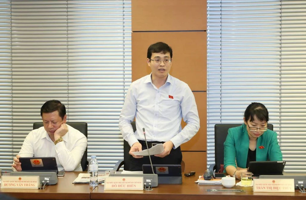 ĐB Đỗ Đức Hiển nói các chính sách đặc thù cho TP Ban Ma Thuột có vẻ thận trọng. Ảnh: QP