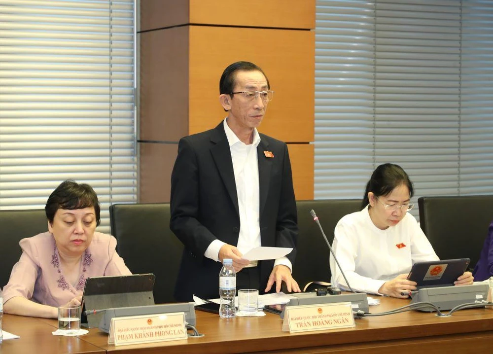 ĐB Trần Hoàng Ngân đề nghị thu hút chuyên gia đang làm việc trong bộ máy nhà nước về Ban Ma Thuột. Ảnh: QP