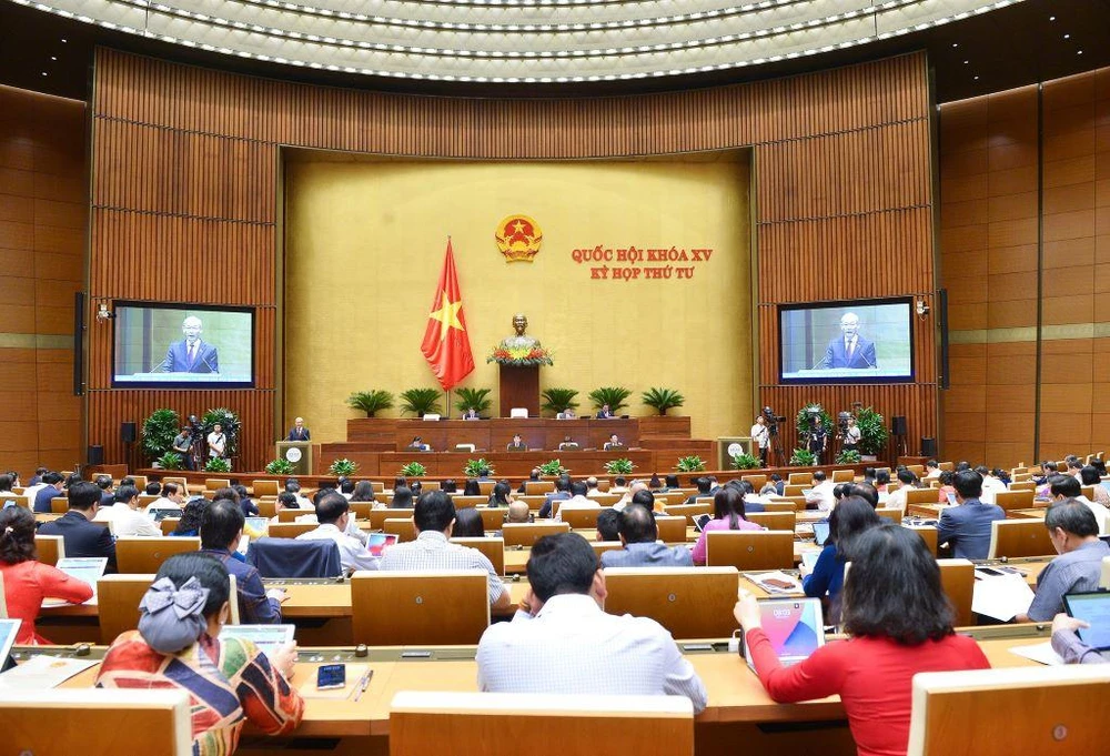 Quốc hội sáng 31-10 nghe Chủ nhiệm Ủy ban Tài chính - Ngân sách trình bày báo cáo giám sát tối cao về thực hành tiết kiệm, chống lãng phí. Ảnh: PT