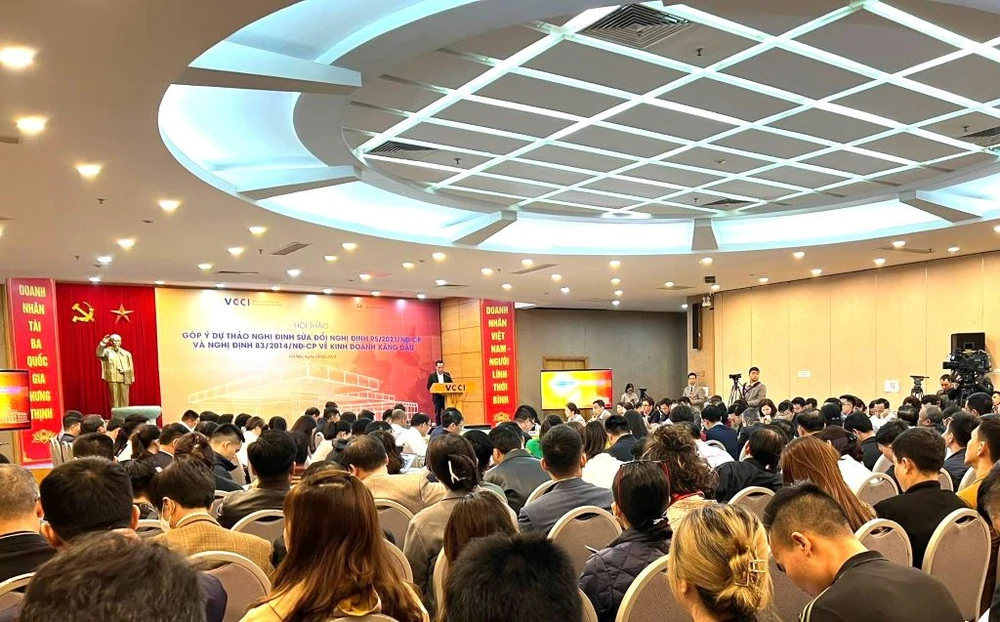 Hội thảo thu hút hàng trăm doanh nghiệp tham dự, từ đầu mối đến thương nhân phân phối và các doanh nghiệp bán lẻ. Ảnh: CHÂN LUẬN