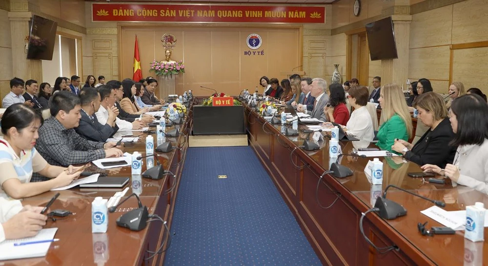 Cuộc làm việc giữa Hội đồng Kinh doanh Mỹ - Asean và Bộ Y tế. Ảnh: ANH MINH