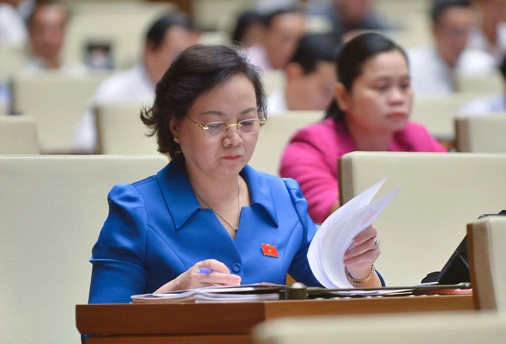 Bộ trưởng Phạm Thị Thanh Trà tại phiên thảo luận kinh tế - xã hội chiều 31-5. Ảnh: QH Bộ trưởng Phạm Thị Thanh Trà tại phiên thảo luận kinh tế - xã hội chiều 31-5. Ảnh: QH