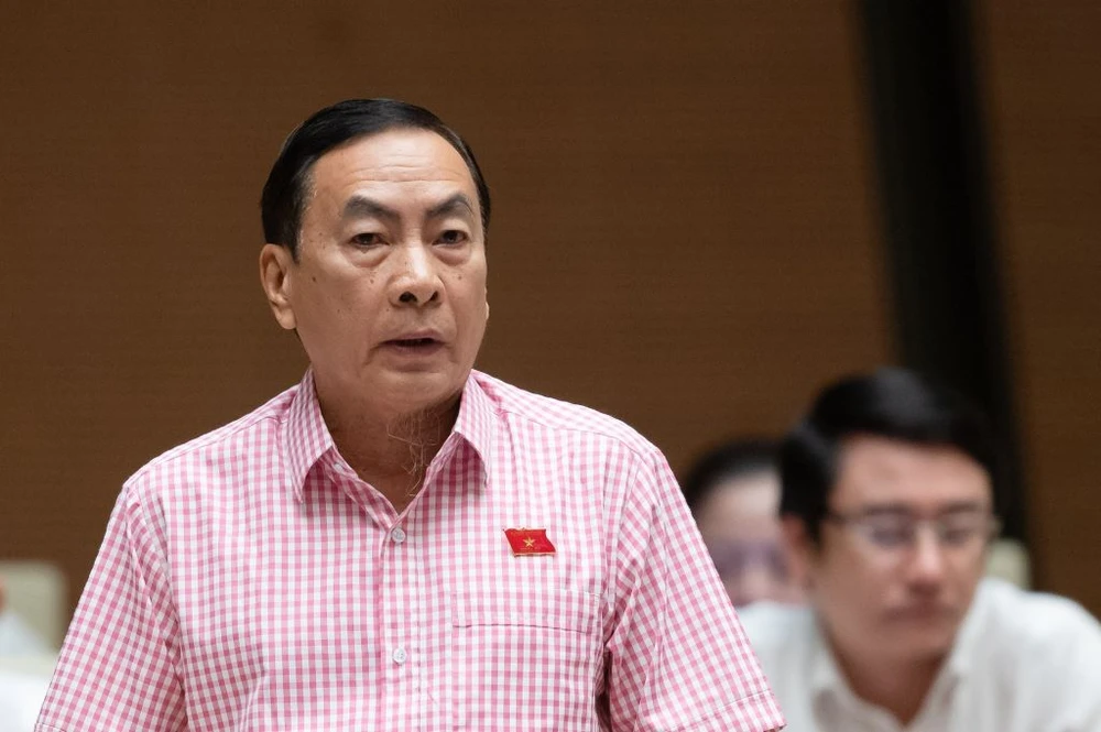 ĐB Phạm Văn Hòa mong được thông cảm nếu có gì chưa hài lòng. Ảnh: QH