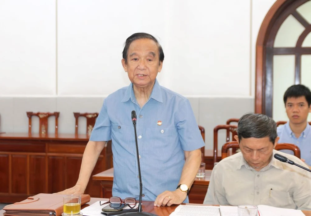 GS Nguyễn Lân Dũng nói thế hệ của ông được học các thầy giỏi, có tâm huyết. Ảnh: MTTQ