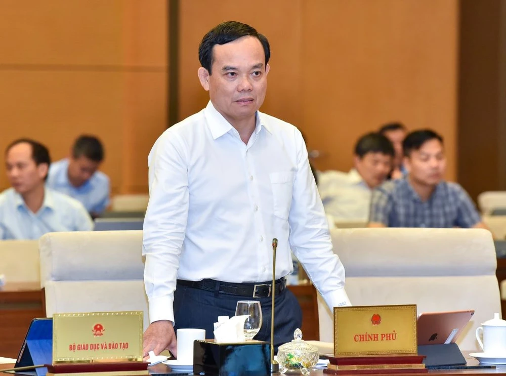 Phó Thủ tướng Trần Lưu Quang phát biểu cảm ơn QH đã chọn chuyên đề giám sát về các đơn vị sự nghiệp công lập vì đây là vấn đề ảnh hưởng nhiều đến xã hội. ẢNH: TOÀN NGUYỄN