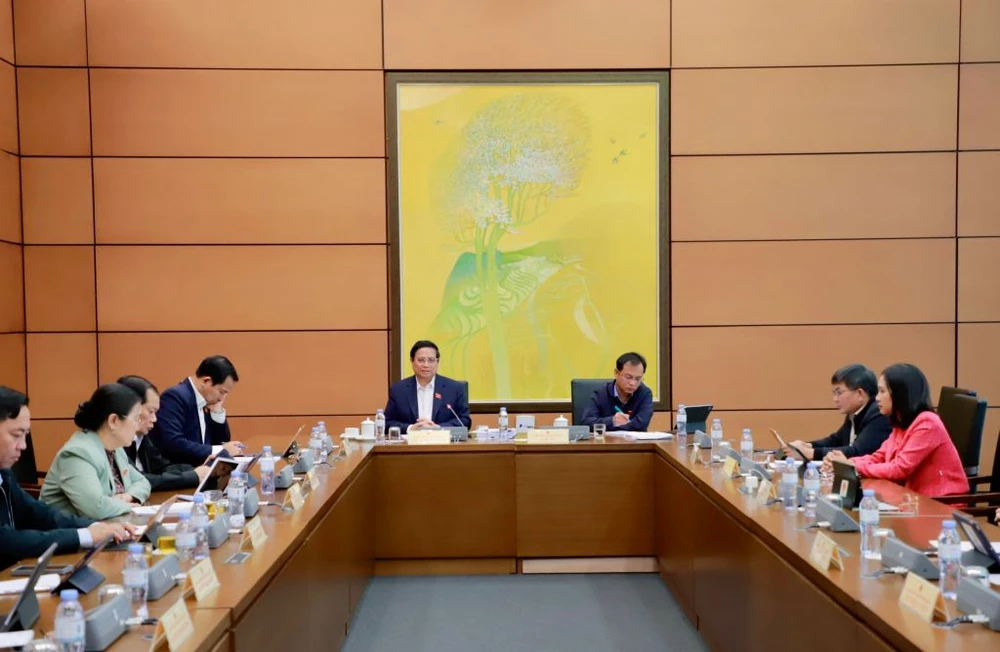 Thủ tướng nói về tăng trưởng GDP và việc bỏ Công an cấp huyện