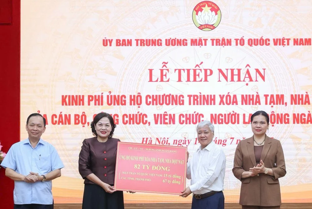 do-van-chien-tiep-nhan-ung-ho.jpg
