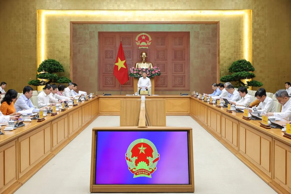 thu-tuong-le-minh-hung-canh.jpg