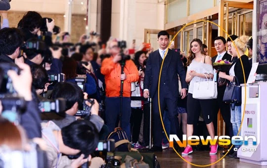 Miranda Kerr gợi cảm, đẹp như búp bê tại Hàn Quốc ảnh 5