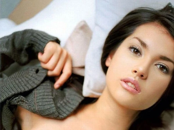 Maria Ozawa già nua, cứng đờ với khuôn mặt căng bóng như búp bê 6