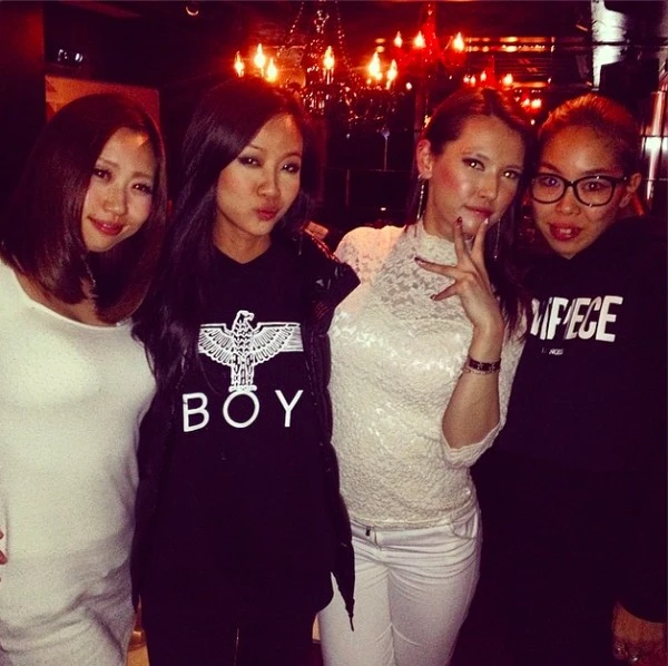 Maria Ozawa già nua, cứng đờ với khuôn mặt căng bóng như búp bê 3