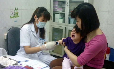 Giải đáp mọi thắc mắc của mẹ về bệnh sởi và vắc xin sởi 2