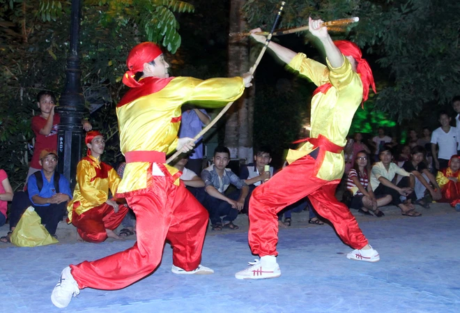 Cẩm vệ quân triều Nguyễn trình diễn sức mạnh ảnh 3